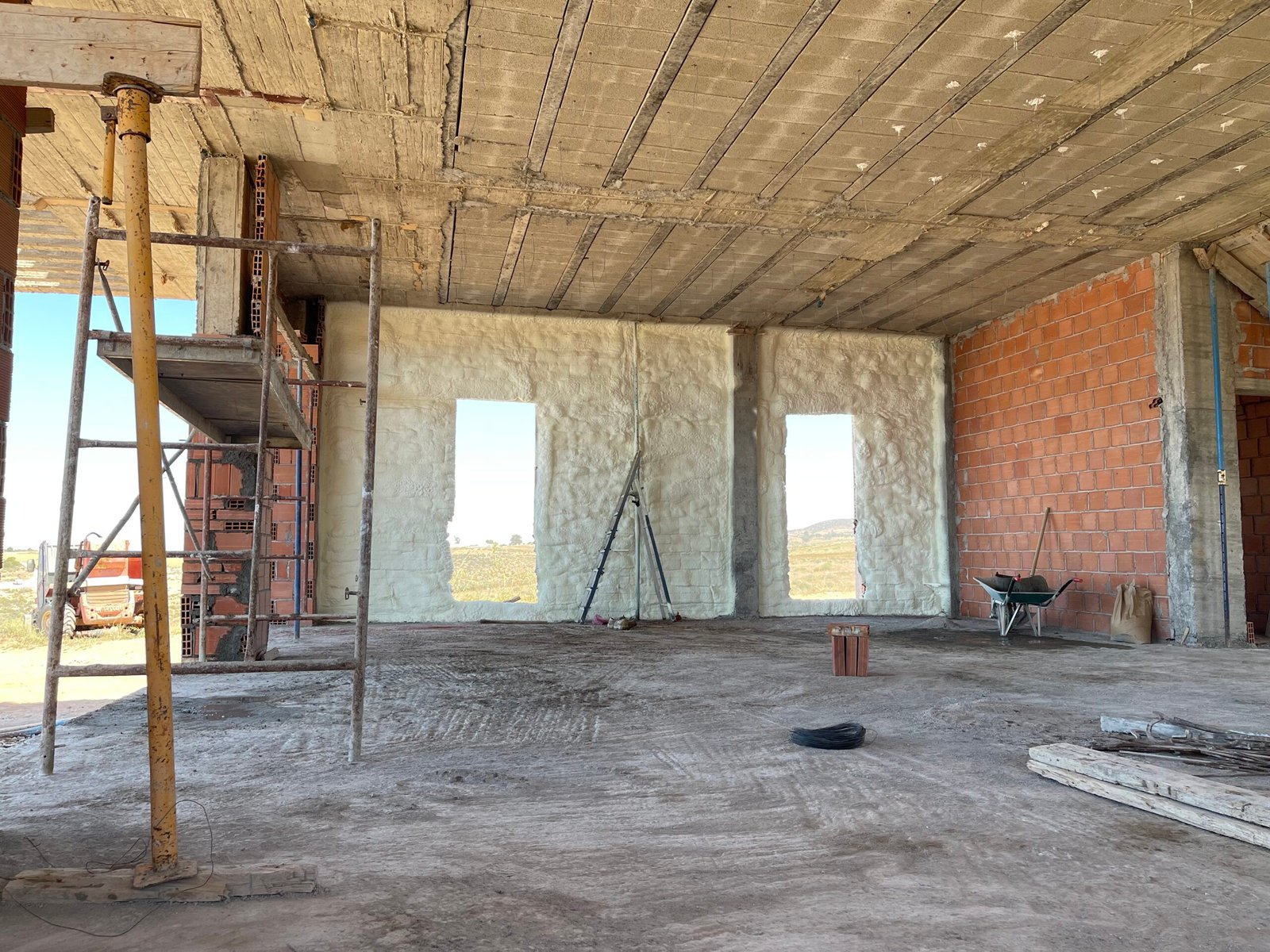 Isolation Thermique Tanger avec Mousse Projetée | Isolation Thermique Maroc